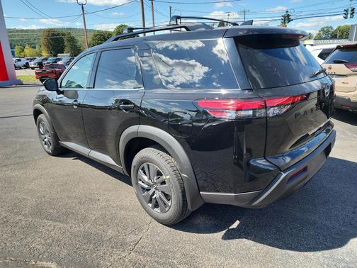 2025 Nissan Pathfinder SV 4WD