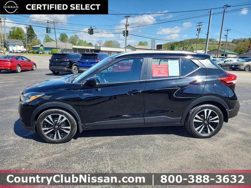 Super Black 2019 Nissan Kicks SV