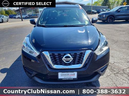 Super Black 2019 Nissan Kicks SV
