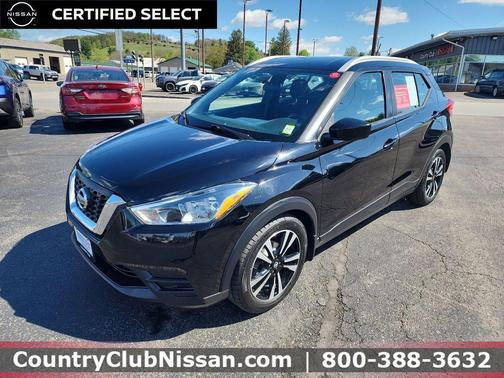 Super Black 2019 Nissan Kicks SV