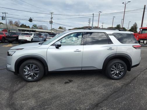 2025 Nissan Pathfinder SV 4WD