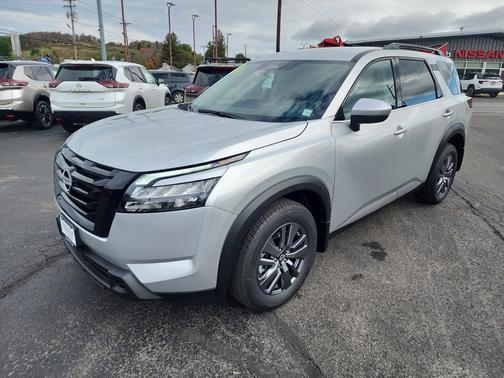 2025 Nissan Pathfinder SV 4WD