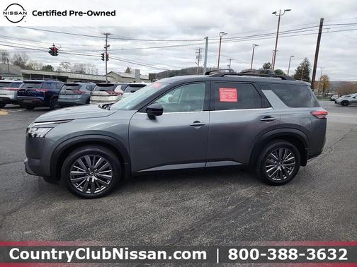 2023 Nissan Pathfinder SL 4WD