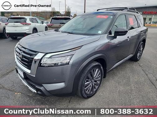 2023 Nissan Pathfinder SL 4WD