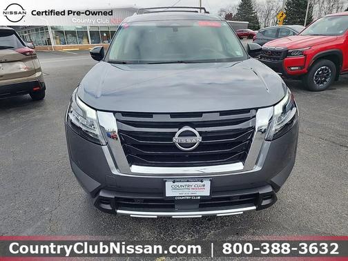2023 Nissan Pathfinder SL 4WD