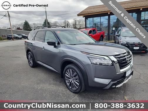 2023 Nissan Pathfinder SL 4WD
