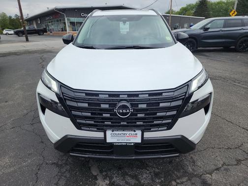 Everest White Pearl Tricoat 2026 Nissan Rogue Dark Armor