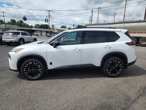 Everest White Pearl Tricoat 2026 Nissan Rogue Dark Armor
