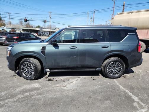 2025 Nissan Armada SL 4WD