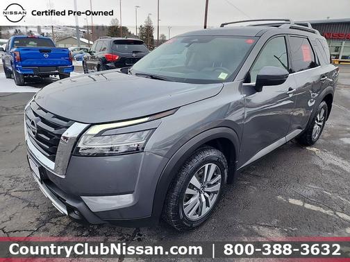 2023 Nissan Pathfinder SL 4WD