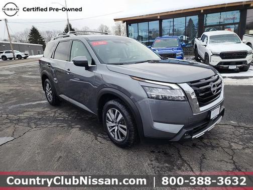 2023 Nissan Pathfinder SL 4WD