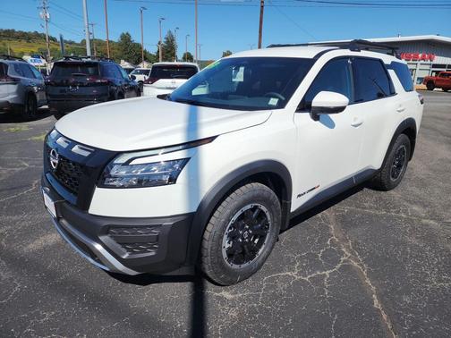 2025 Nissan Pathfinder Rock Creek 4WD