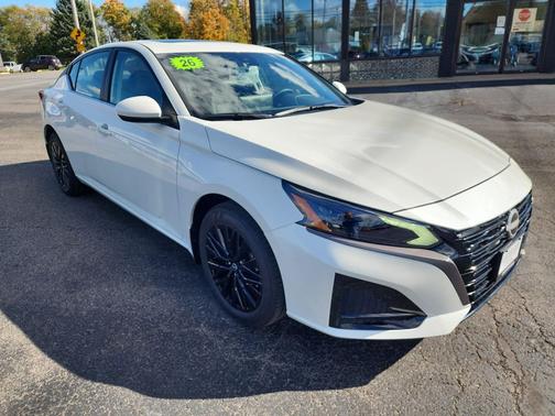 Pearl White Tricoat 2026 Nissan Altima SV AWD