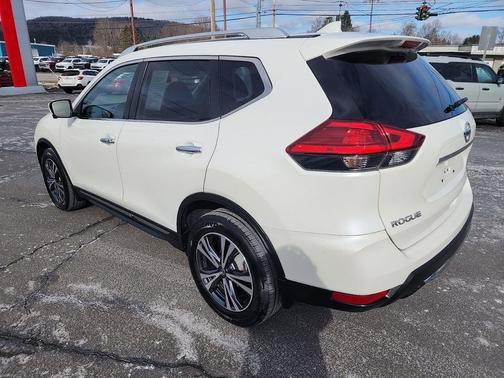 2017 Nissan Rogue SL