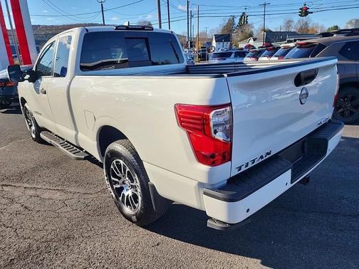 2024 Nissan Titan SV