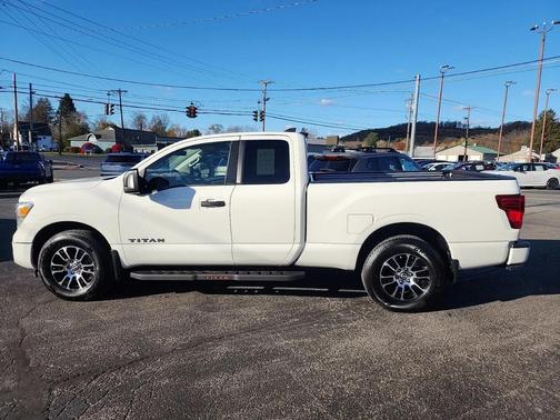 2024 Nissan Titan SV