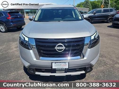 Brilliant Silver Metallic 2025 Nissan Pathfinder SL 4WD
