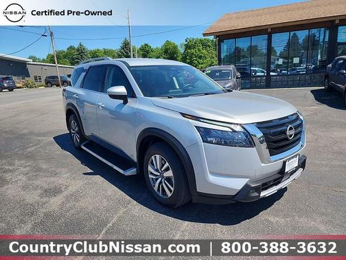 Brilliant Silver Metallic 2025 Nissan Pathfinder SL 4WD