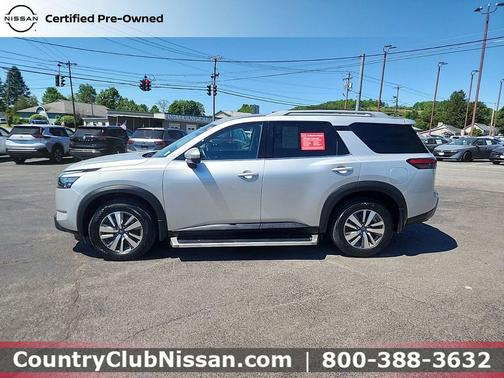 Brilliant Silver Metallic 2025 Nissan Pathfinder SL 4WD