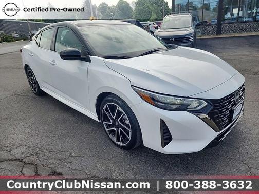 Aspen White Tricoat/Super Black 2024 Nissan Sentra SR