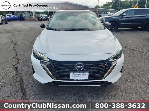 Aspen White Tricoat/Super Black 2024 Nissan Sentra SR