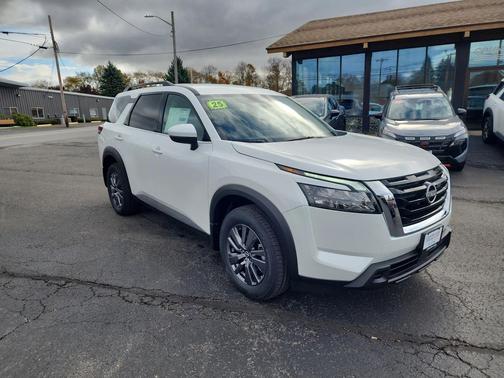 2025 Nissan Pathfinder SV 4WD