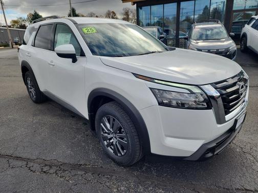 2025 Nissan Pathfinder SV 4WD