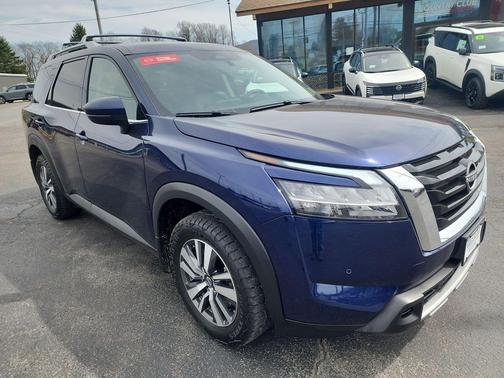 2024 Nissan Pathfinder SL 4WD