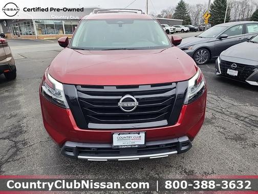 2023 Nissan Pathfinder SL 4WD