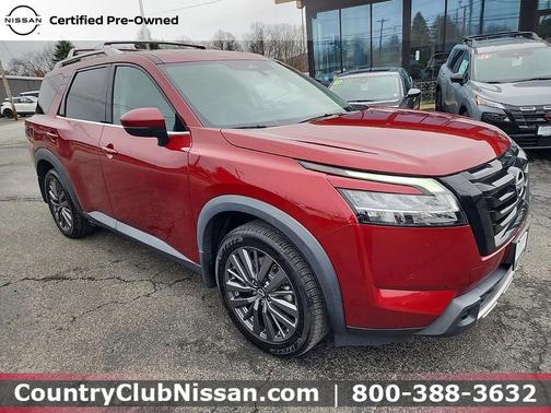 2023 Nissan Pathfinder SL 4WD