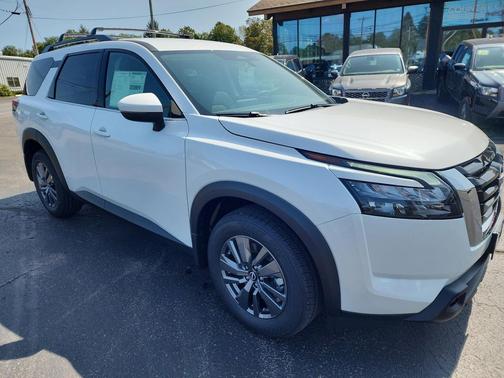 2025 Nissan Pathfinder SV 4WD