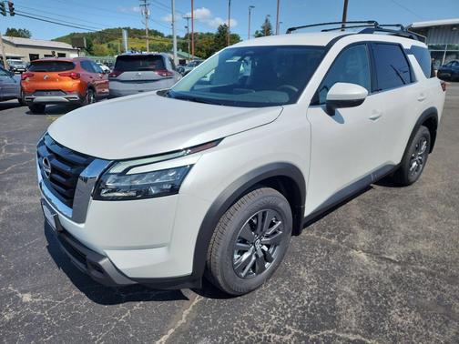 2025 Nissan Pathfinder SV 4WD