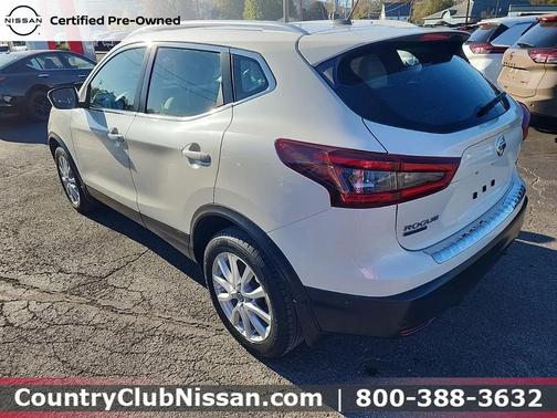 2022 Nissan Rogue Sport SV