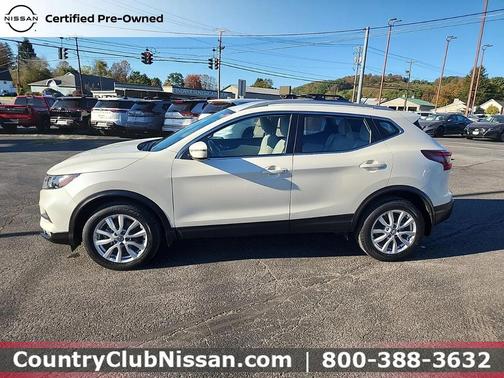 2022 Nissan Rogue Sport SV