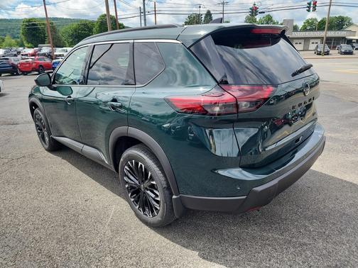 Obsidian Green 2026 Nissan Rogue Dark Armor