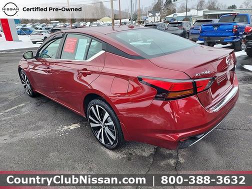 2022 Nissan Altima SR Intelligent AWD