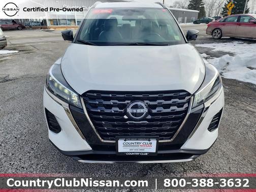 2023 Nissan Kicks SR