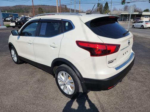 2017 Nissan Rogue Sport SV
