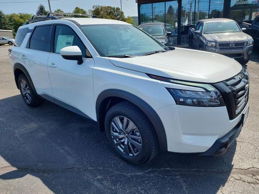 2025 Nissan Pathfinder SV 4WD