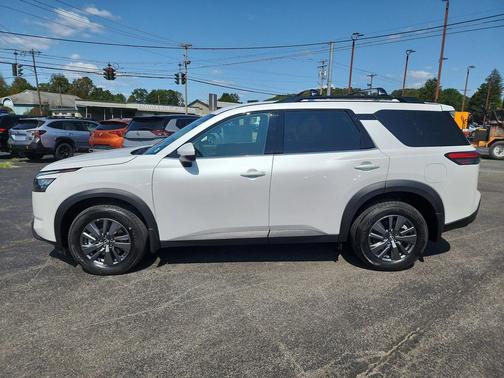 2025 Nissan Pathfinder SV 4WD