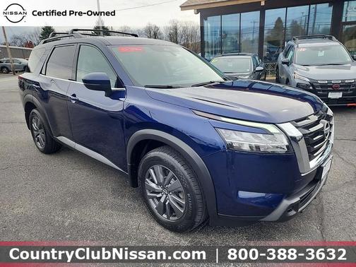 2022 Nissan Pathfinder SV