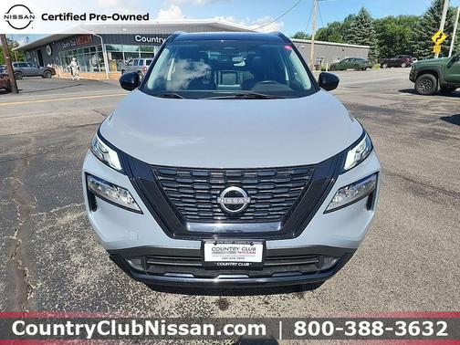 Boulder Gray Pearl Super Black 2023 Nissan Rogue SV