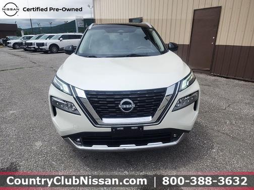 Pearl White Tricoat/Super Black 2022 Nissan Rogue Platinum