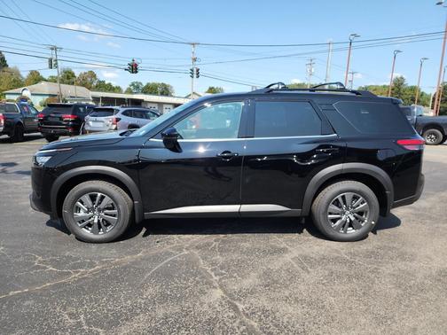 2025 Nissan Pathfinder SV 4WD