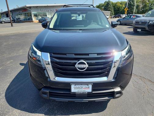 2025 Nissan Pathfinder SV 4WD