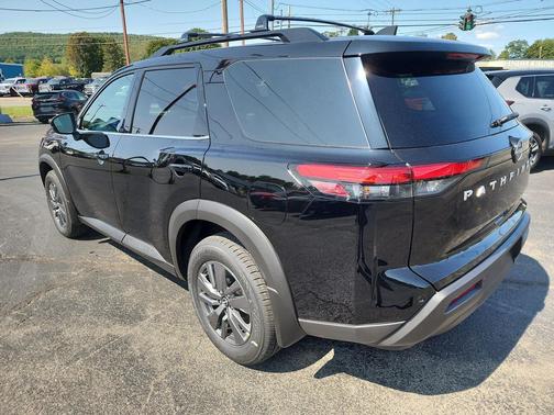 2025 Nissan Pathfinder SV 4WD