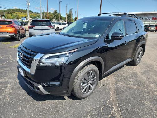 2025 Nissan Pathfinder SV 4WD
