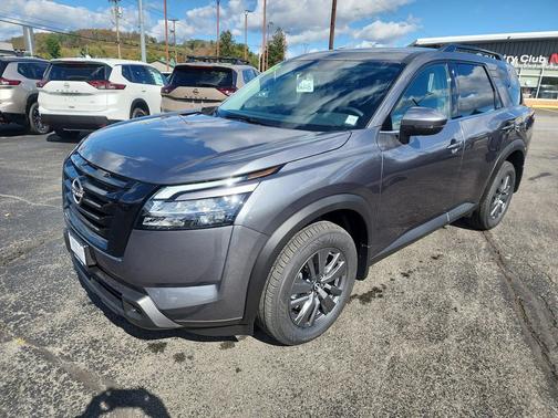 2025 Nissan Pathfinder SV 4WD