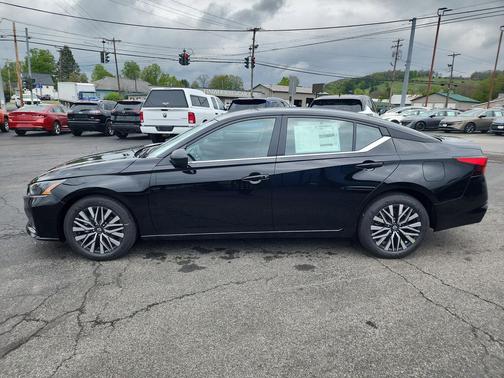 Super Black 2026 Nissan Altima SV FWD