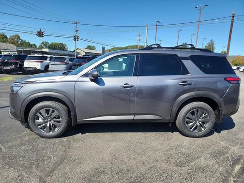 2025 Nissan Pathfinder SV 4WD